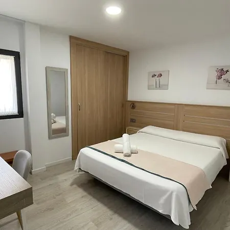 Turisticos Puerta Del Puente 1-3 Apartment *